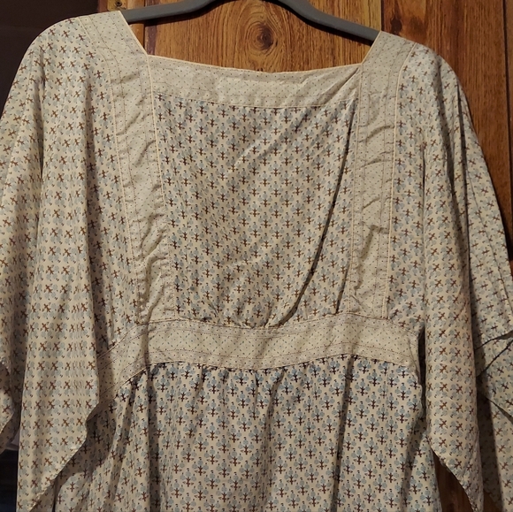 Max Studio Vintage style blouse - Picture 4 of 4